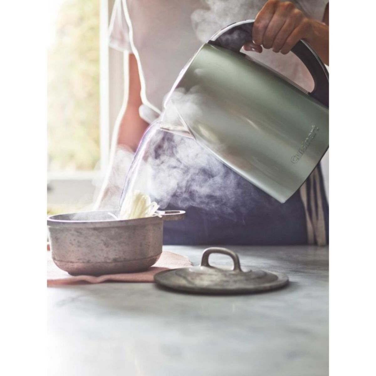 Bouilloire à température réglable CUISINART Pistache CPK17GE