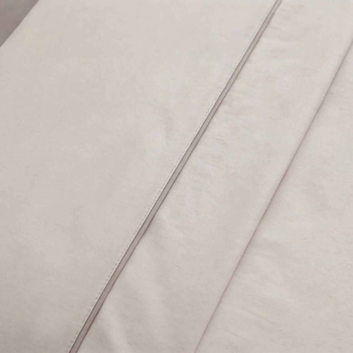 Completo Lenzuola in 100% Cotone con Piping Elegante, Set Letto Morbido e Traspirante con Lenzuolo Sopra, Sotto con Angoli Elasticizzati e Federa Coordinata