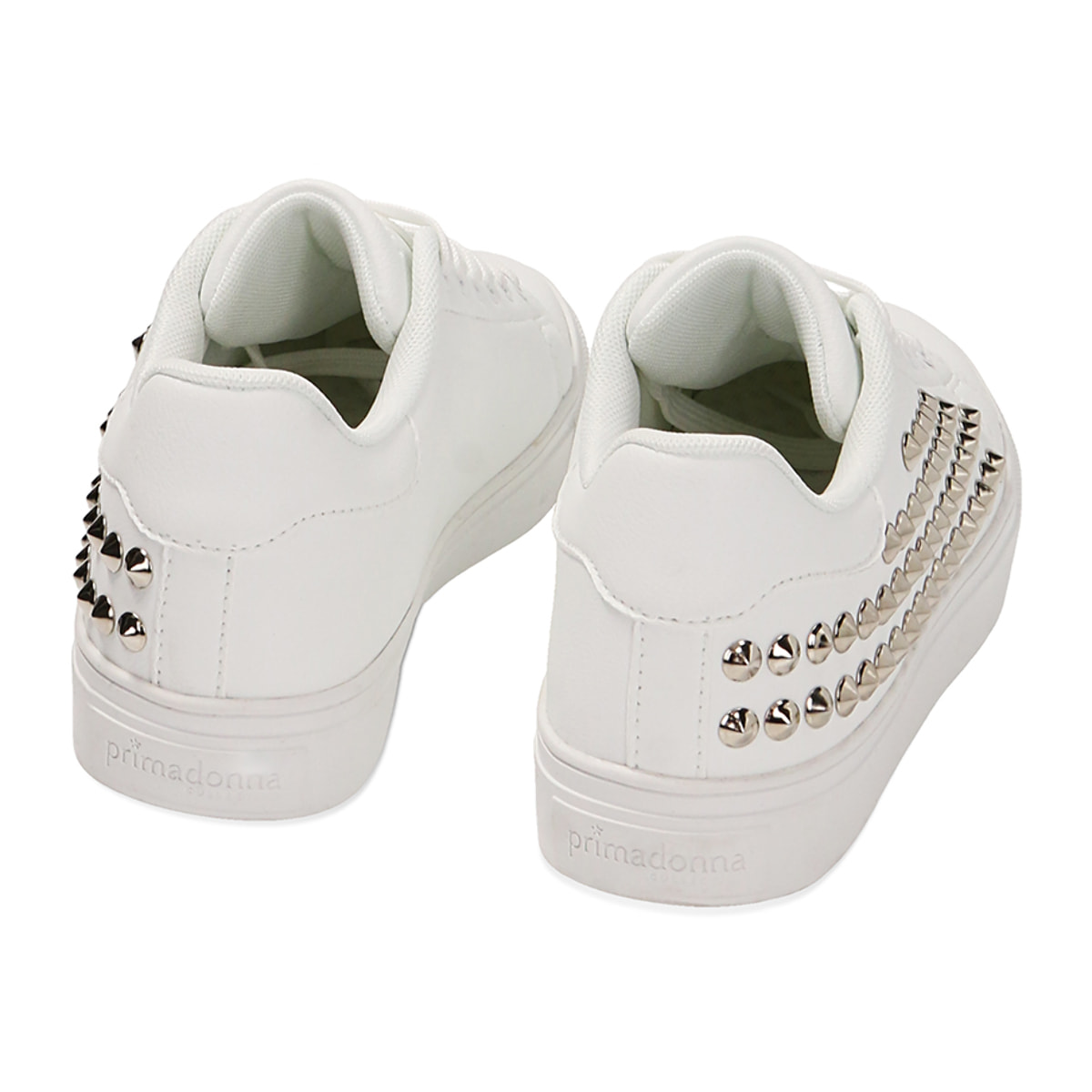 Zapatillas blanca con tachas