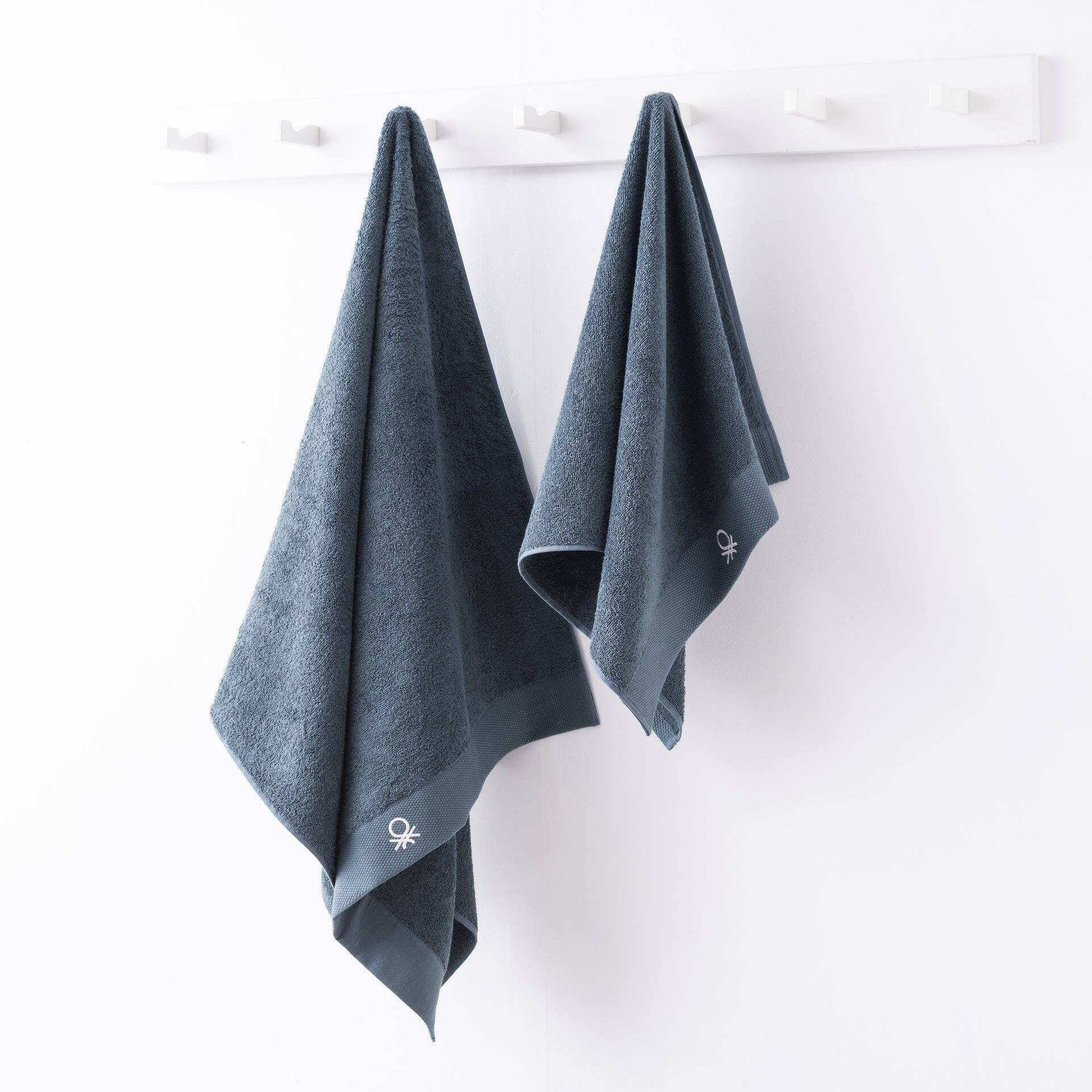 Toalla de baño 50x90cm 100% algodón 450gsm en gris oscuro - suave, absorbente y secado rápido