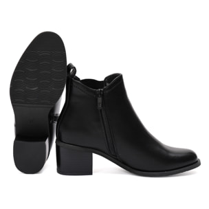 Stivaletto in simil pelle con fascia elastica