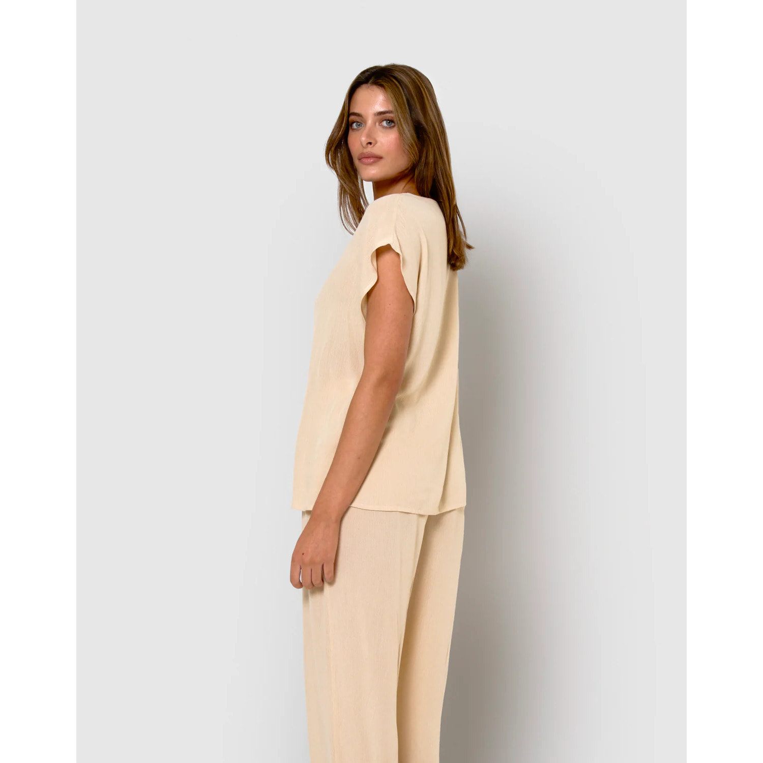 Camisa de mujer de viscosa bambula beige