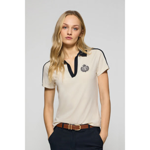 Polo ecrù senza bottoni e scudo nautico