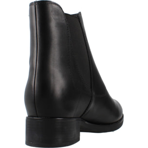Botines Mujer de la marca GEOX  modelo D36BLC 00043 NEGRO