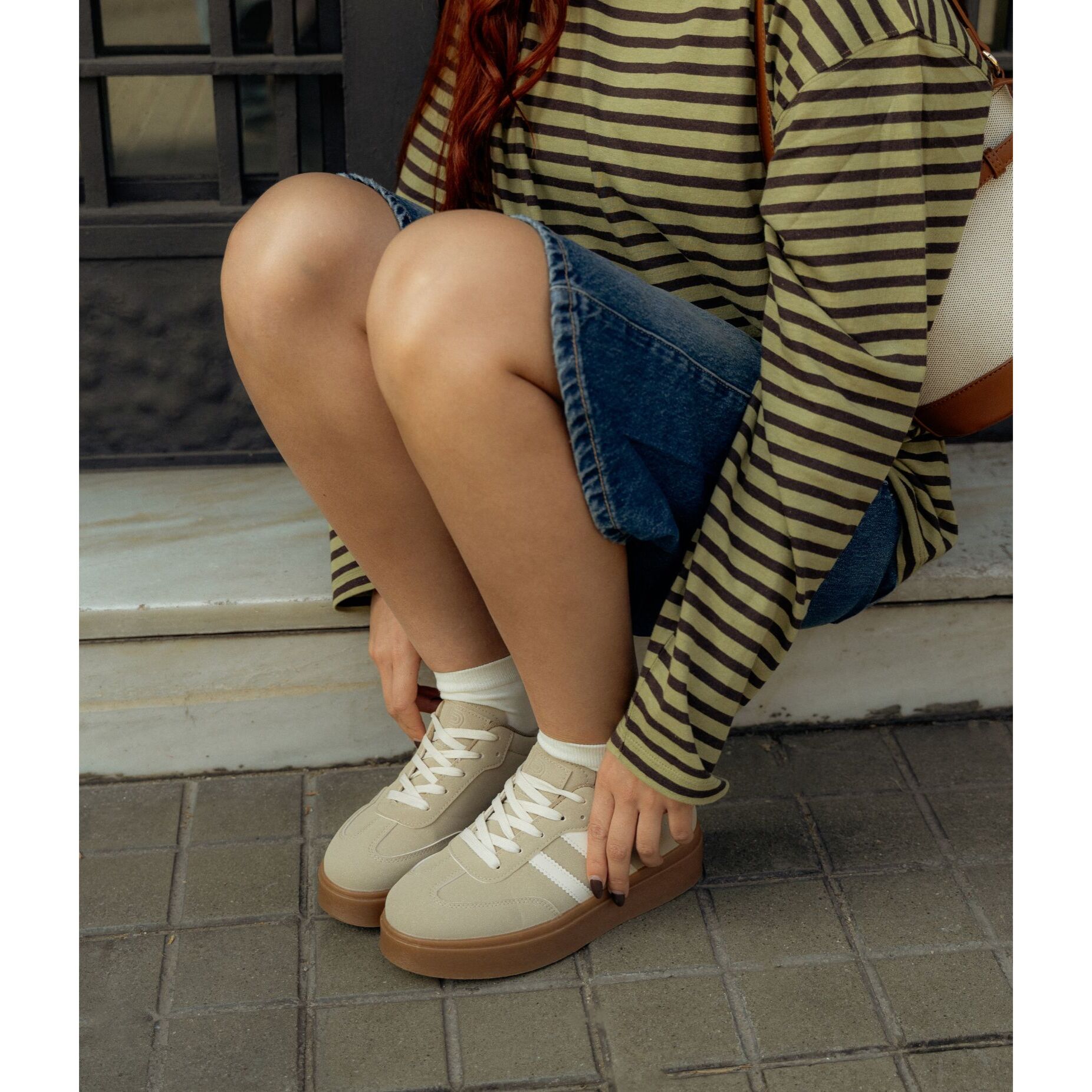 Zapatillas de plataforma beige y verde con cordones