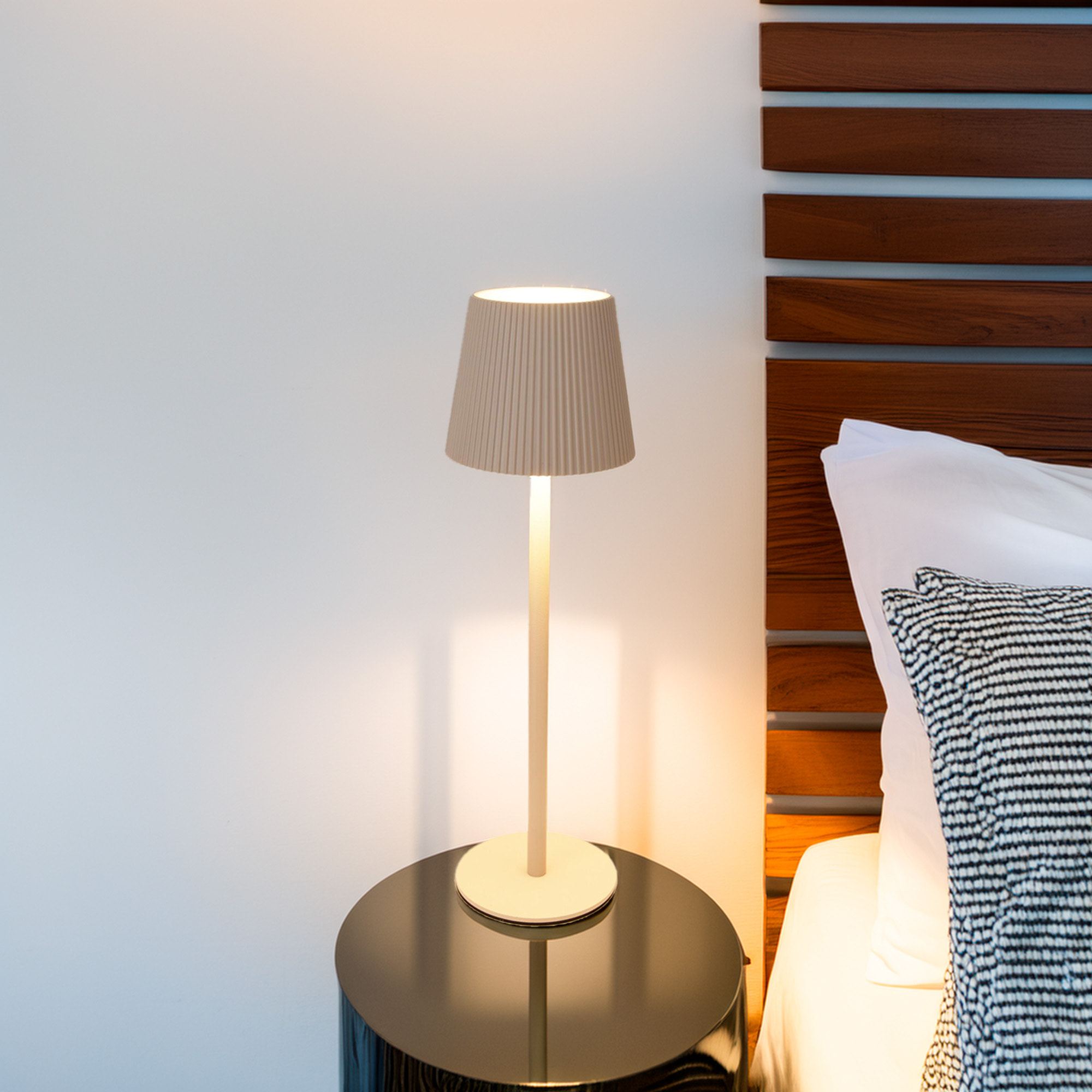 Well Home Lámpara de mesa Cema LED Recargable con 32 Luces Blancas cálidas y 4 niveles de Brillo Ø10,5x36,2cm