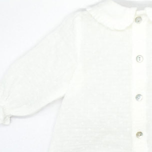 Blusa cuellos redondo con volantito blanco