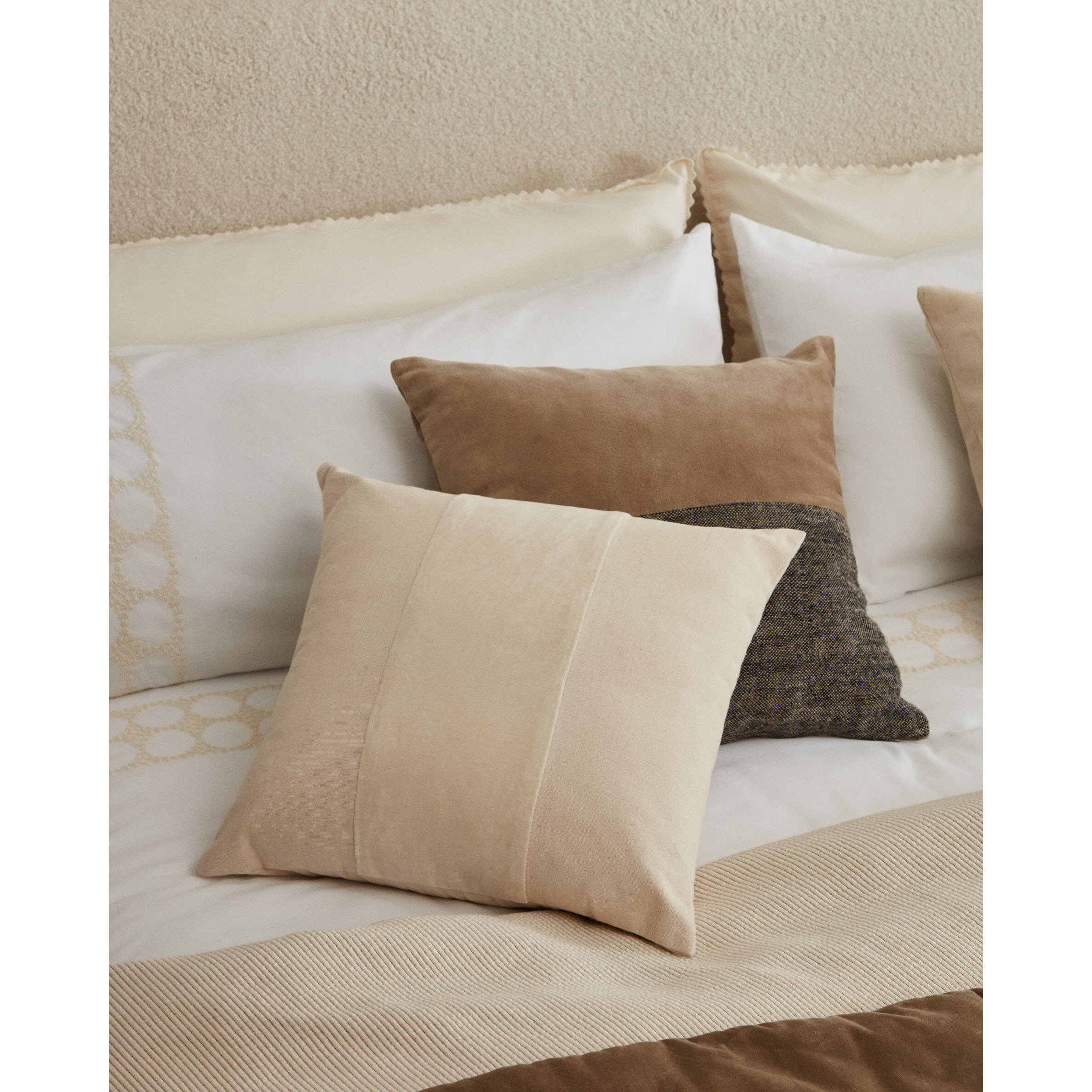 Kave Home - Federa cuscino Zaira 100% cotone e velluto bianco 45 x 45 cm