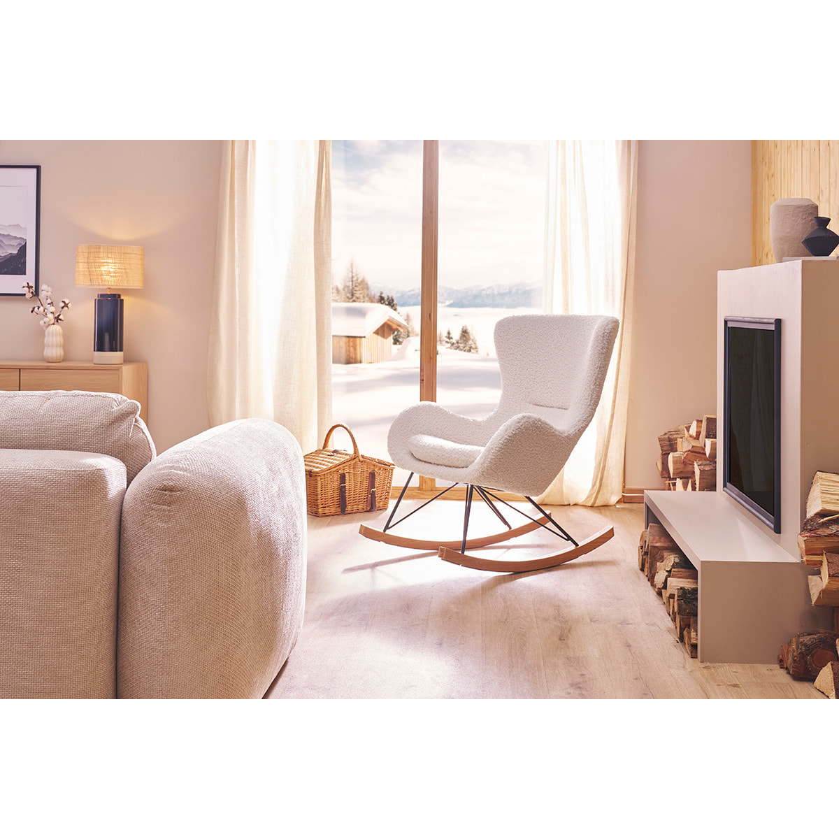 Rocking chair scandinave en tissu effet peau de mouton blanc, métal noir et bois clair  ESKUA