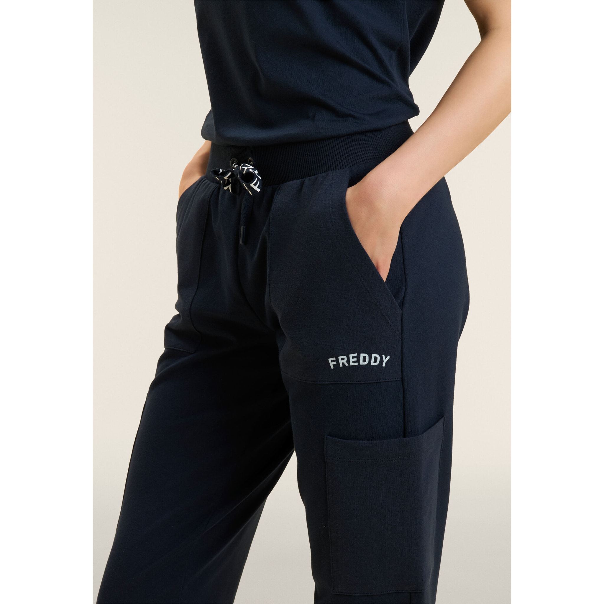 Pantaloni con Tasche Applicate e Logo FREDDY