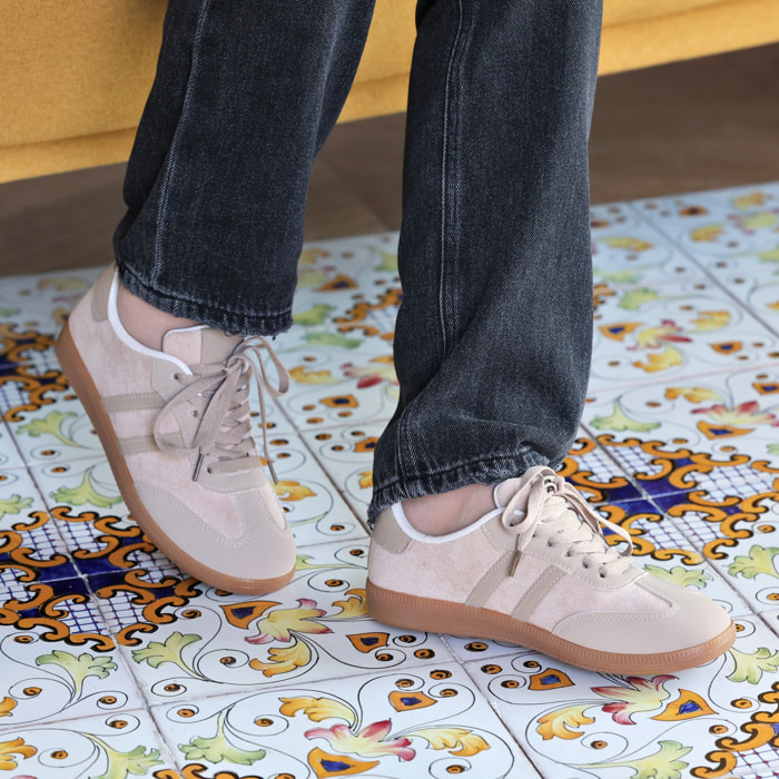 Sneakers in simil pelle scamosciata