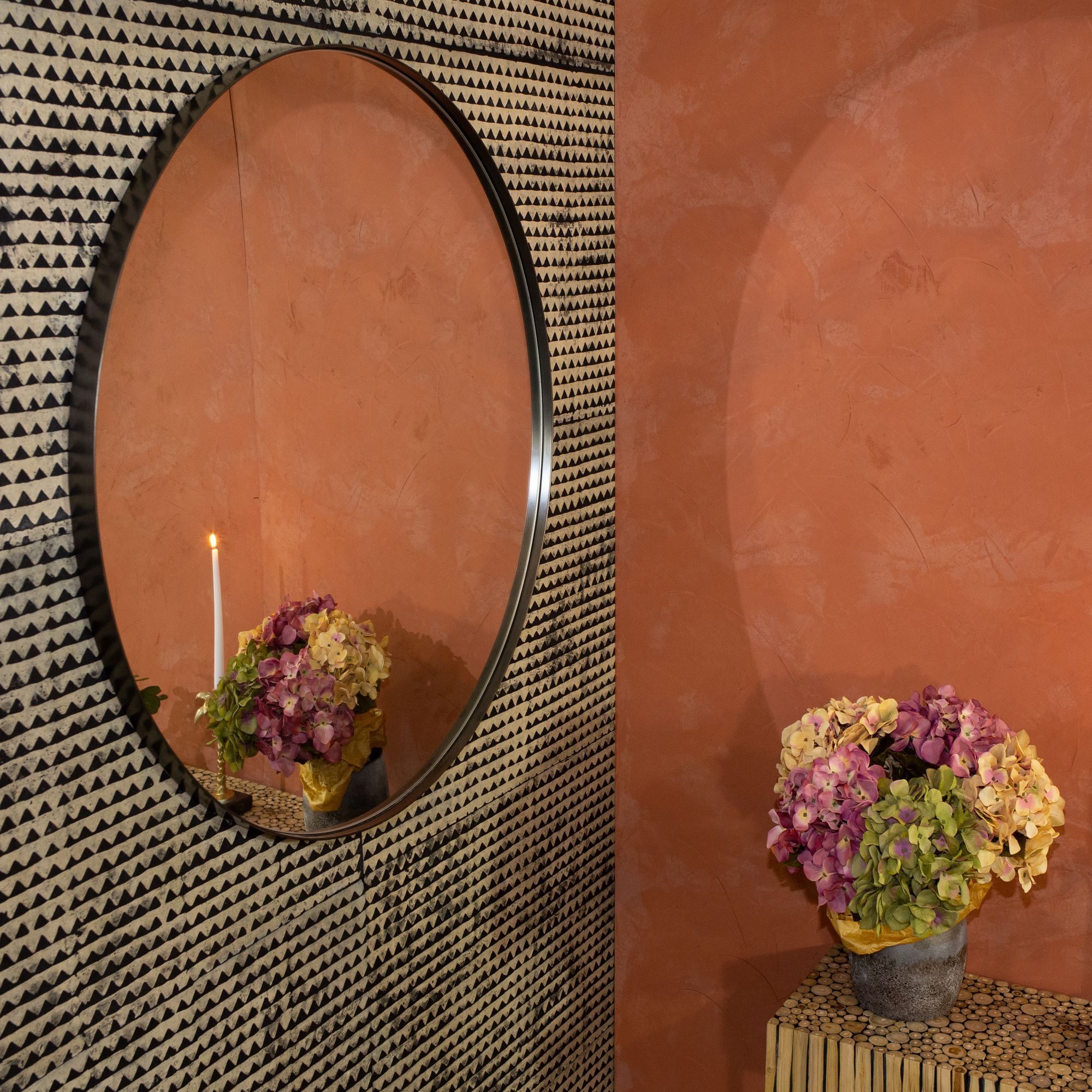 Miroir rond loft avec contour en étain noir 92cm LOFT