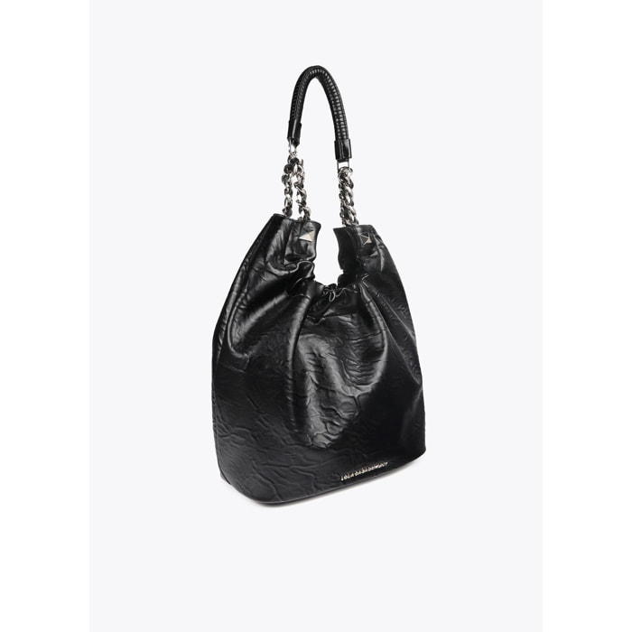 Borsa shopper effetto pelle increspata con dettagli metallici e borchie