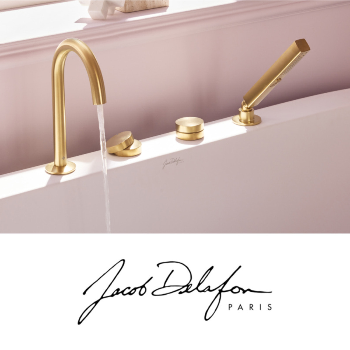 Mitigeur baignoire mécanique sur gorge Grands Boulevards laiton brossé + pommeau de douche 2 jets + corps encastré