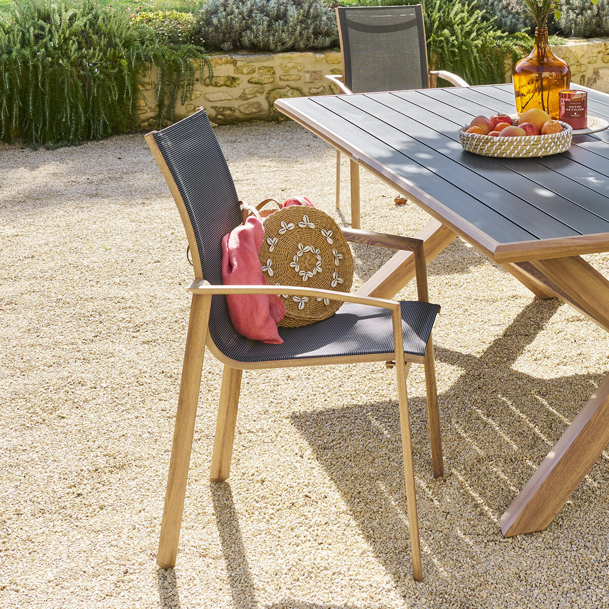 Fauteuil de jardin empilable "Axant" gris poivre & honey aluminium et texaline