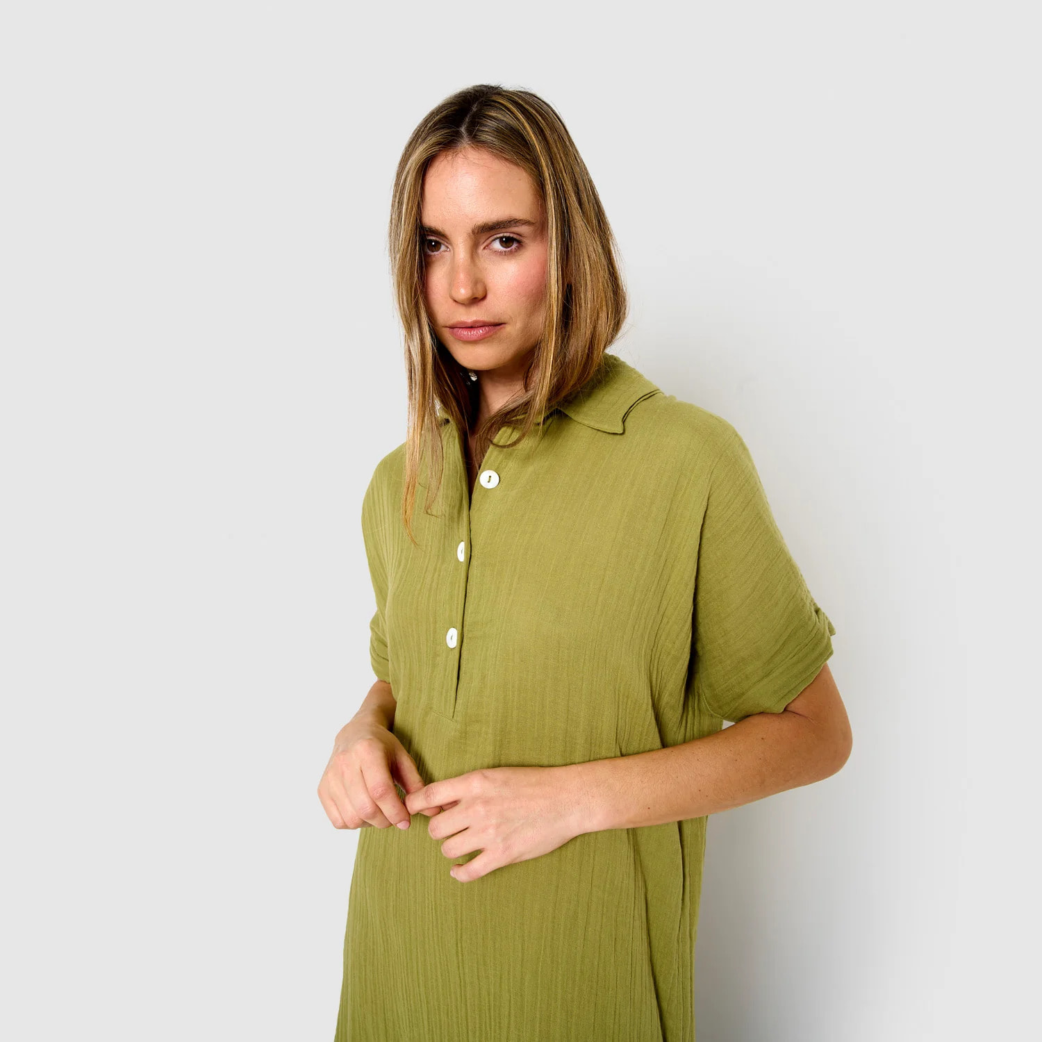Vestido midi manga fluida muselina limón