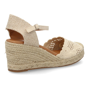 Alpargata cuña con calados altura media