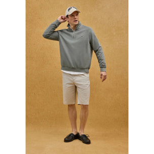 Sudadera color asfalto con cuello cremallera y bordado Rigby Go