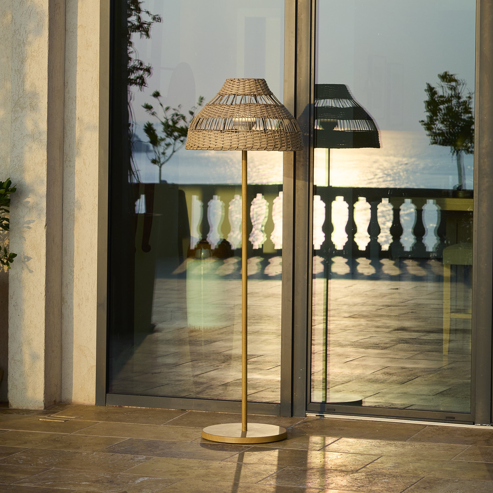 Lampadaire sans fil ELION RGB H170CM