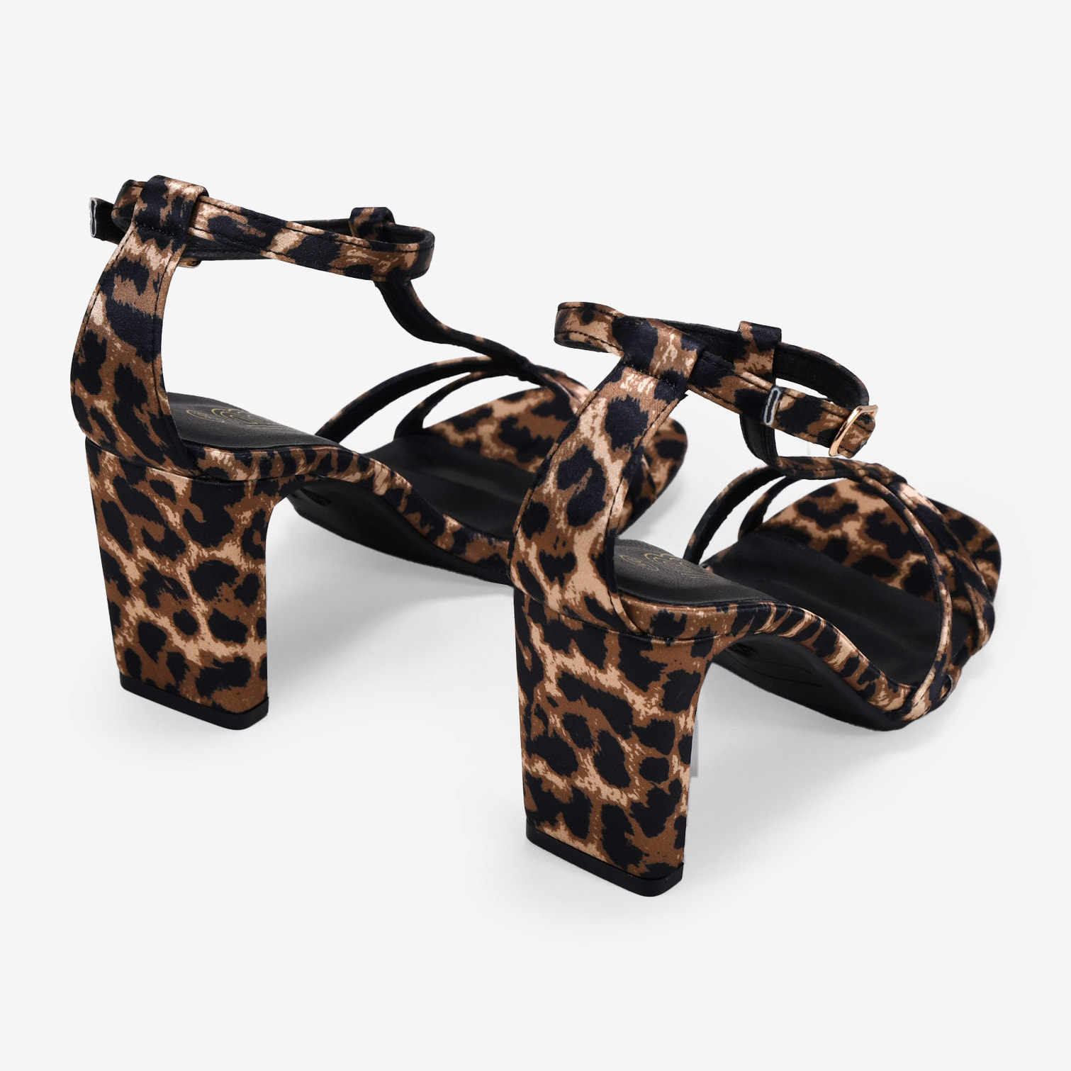 Sandalias de tacón leopardo con talonera