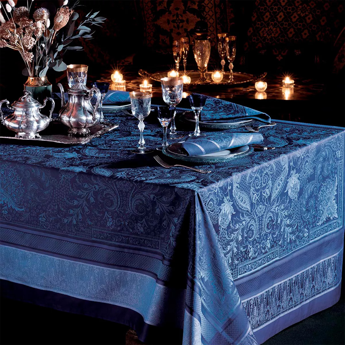 Chemin de table coton mélangé anti tache motif jacquard Persina crepuscule