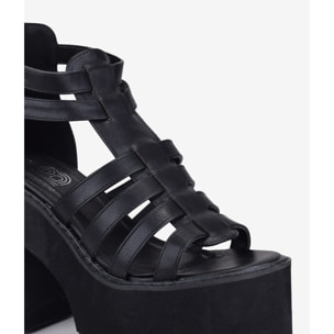 Sandalias con tacón negras con plataforma y hebillas