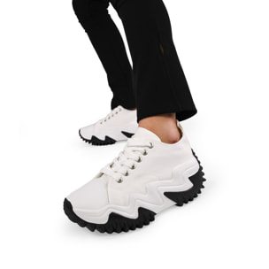 Zapatillas de tela blancas con plataforma y suela dentada