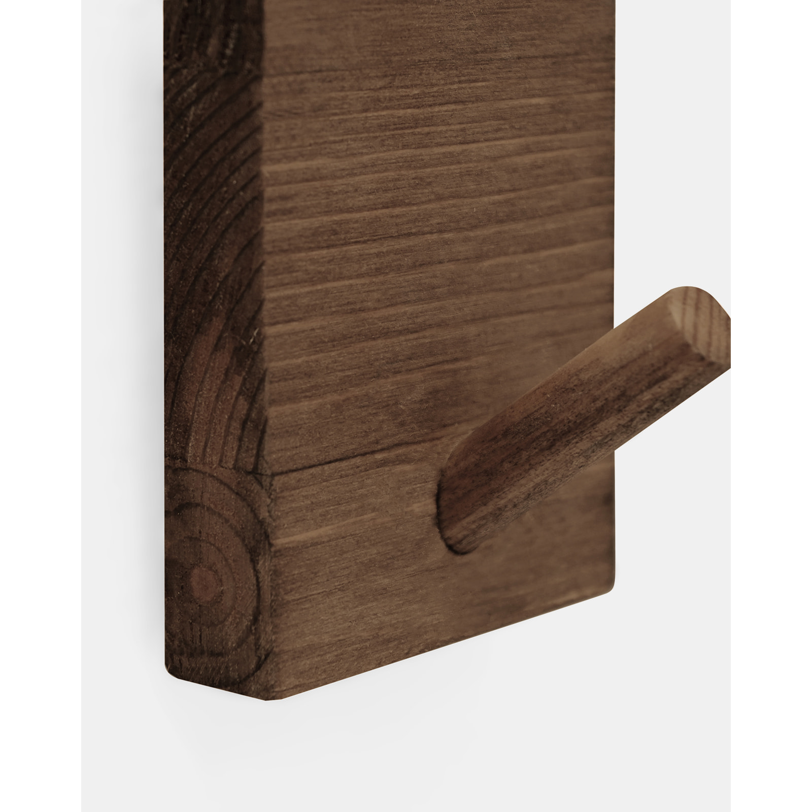 Colgador de pared de madera maciza en tono nogal de 8x6cm Alto: 8 Largo: 6 Ancho: 1.4