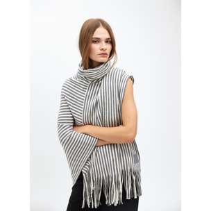 Poncho a righe in maglia con collo alto