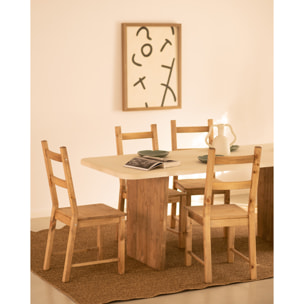 Table de salle à manger en microciment de couleur blanc cassé avec des pieds en bois de chêne foncé en différentes tailles