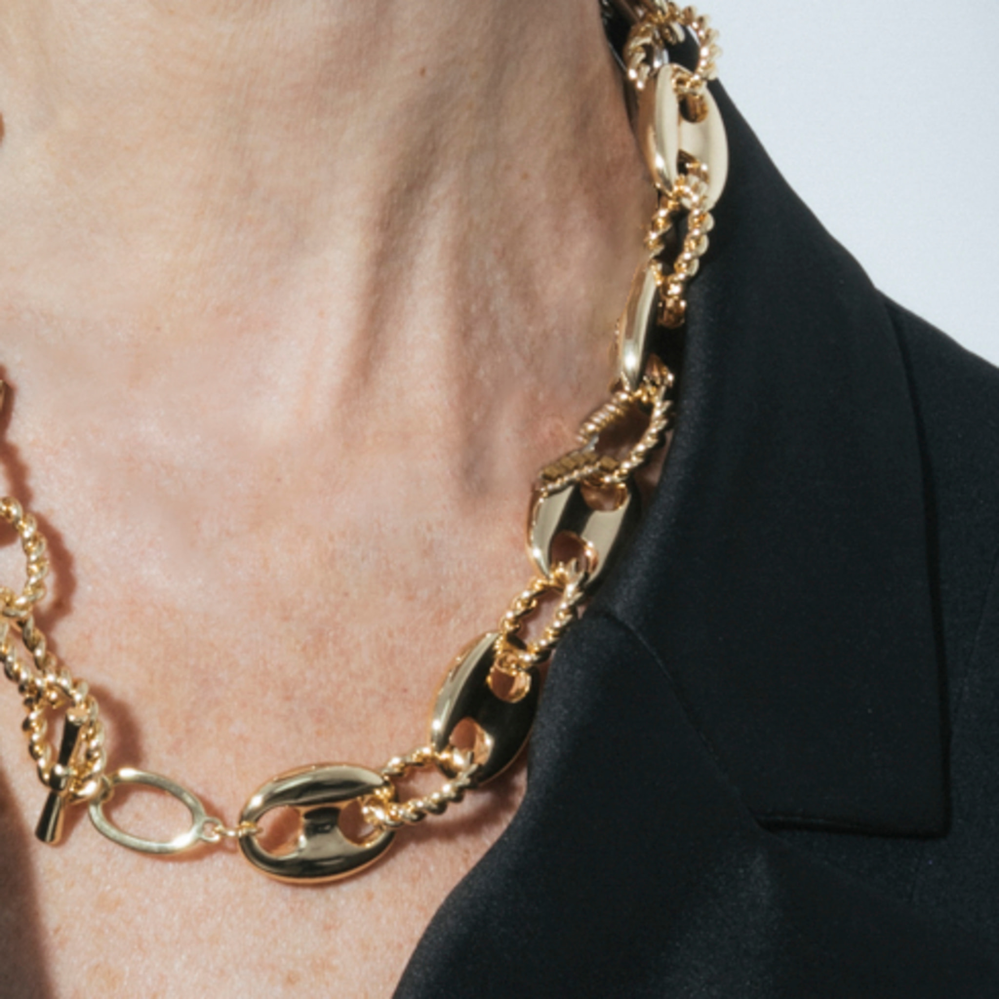 Collar Laroth acabado oro amarillo 18k