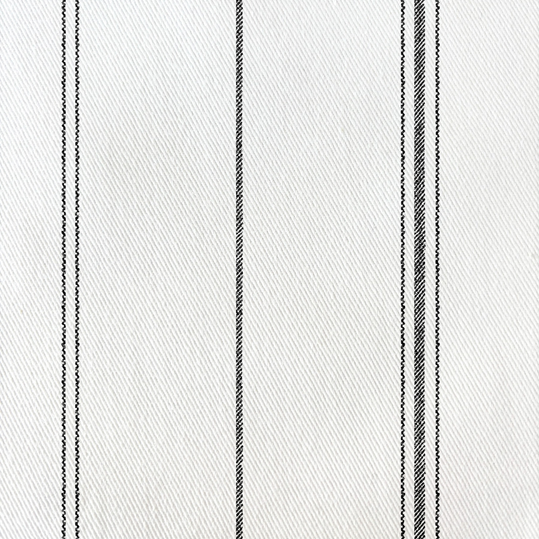 Nappe imprimée anti-tâches SIRA NOIR