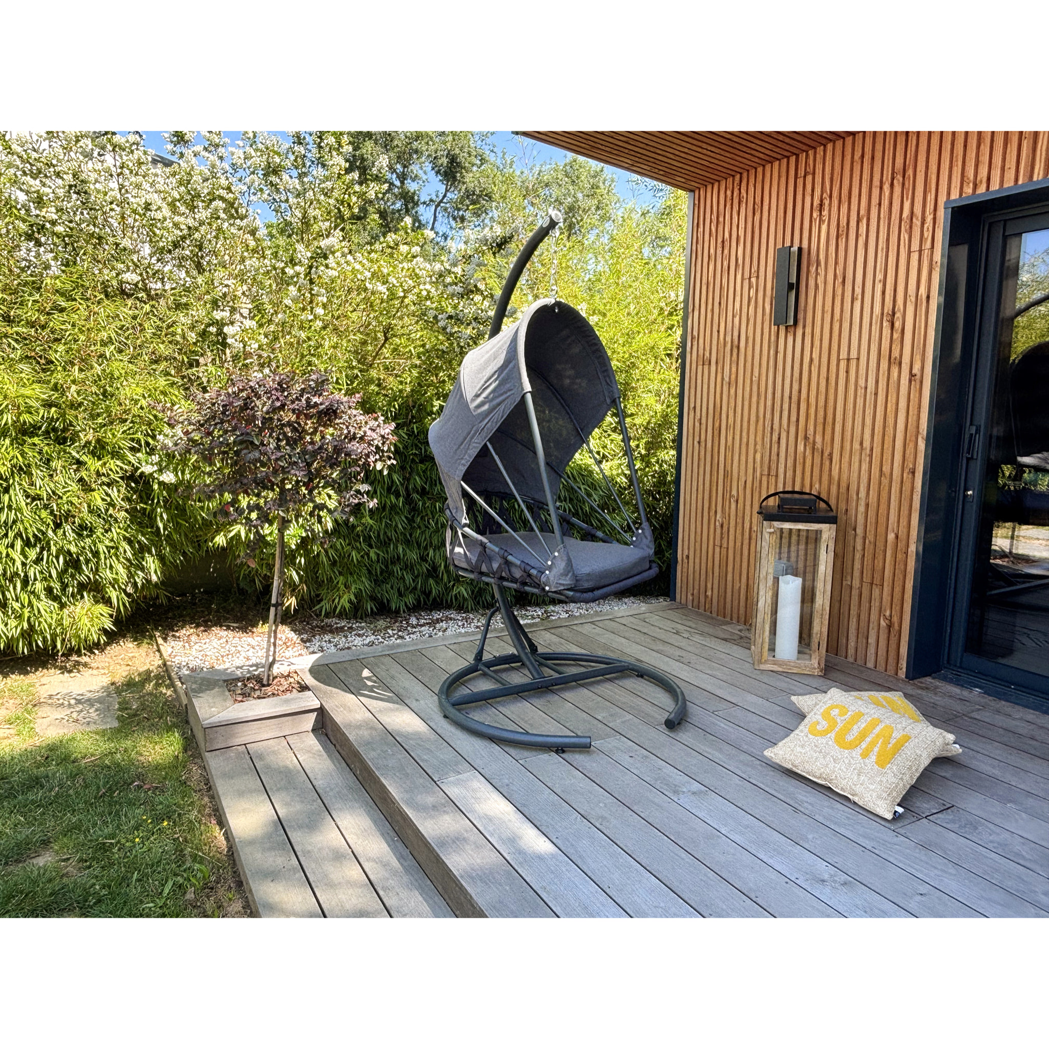 LACANAU - Balancelle de jardin en acier avec coussins