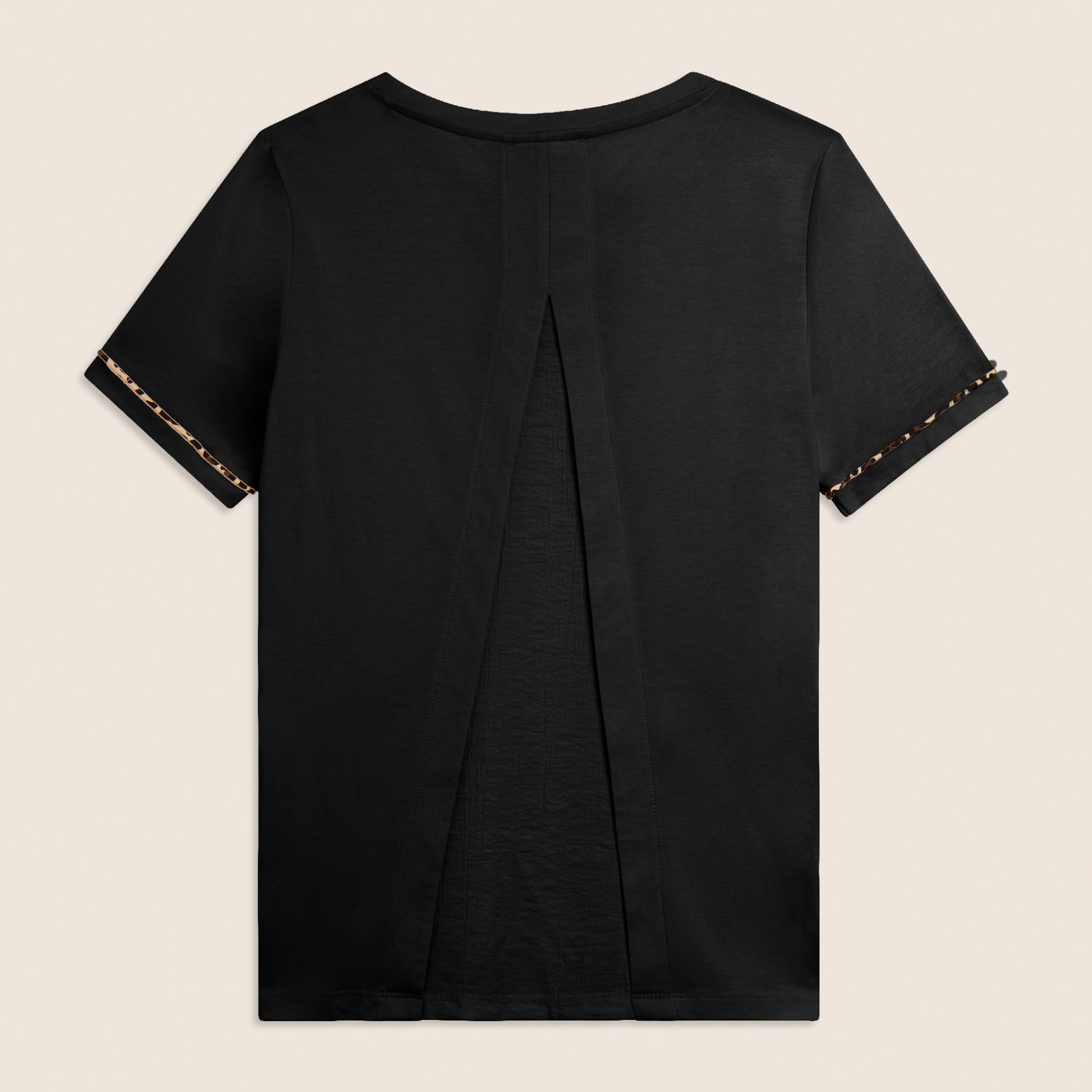 T-shirt con inserto crinkle sul retro e dettagli animalier
