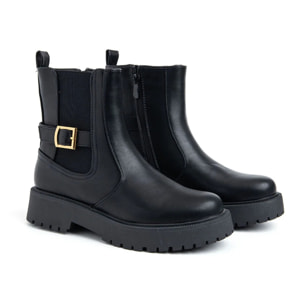 Stivaletto con fibbia e fondo carro-armato - NERO