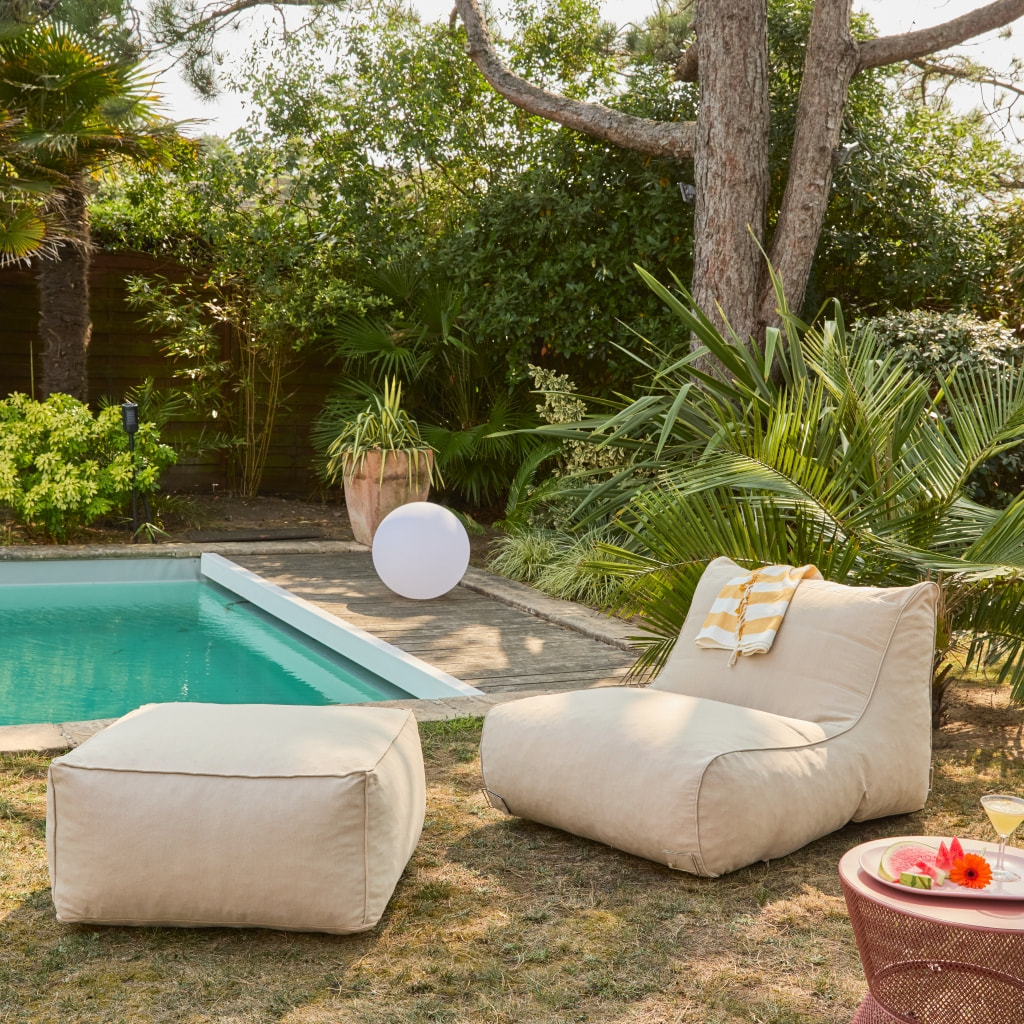 Chauffeuse et repose pied extérieur oléfine  PLUMA