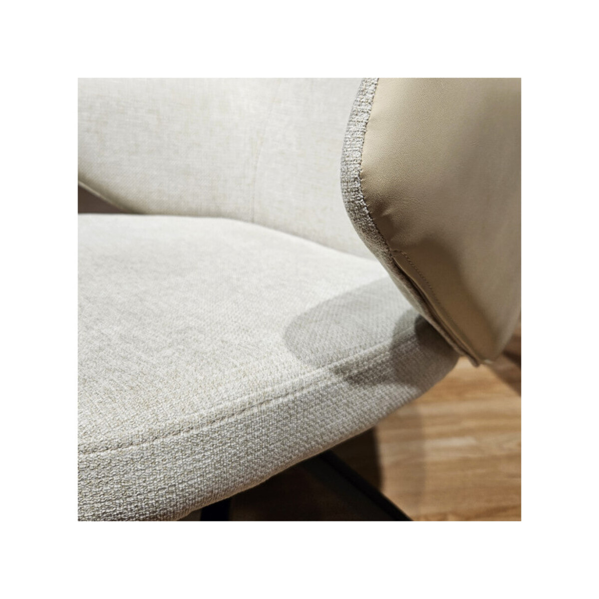 Chaise rotatives 180° avec accoudoirs en tissu et simili - PIPPA