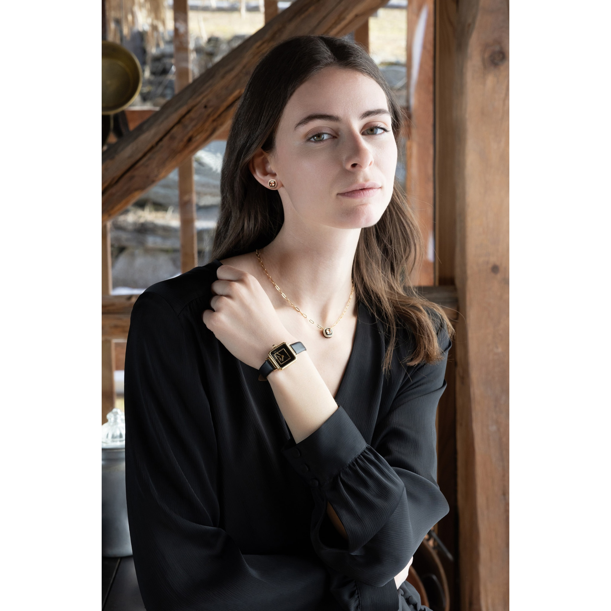 Collana U.S. Polo Assn. In metallo dorato con smalto nero e cristalli