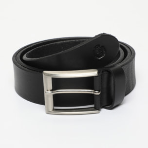 Cintura in pelle e fibbia in metallo