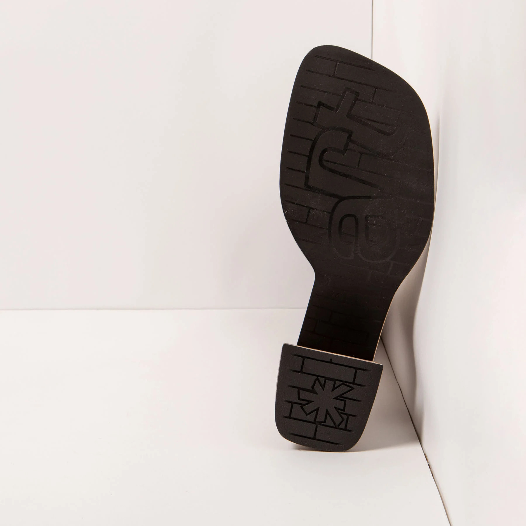 Zapatos 1704 NAPPA SHINNY BURDEOS / VERONA color Burdeos