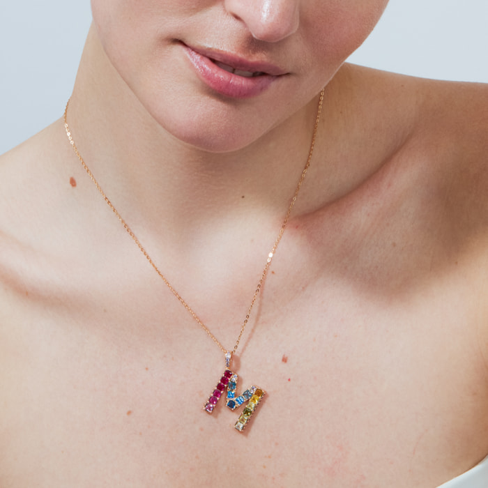 Collar M acabado oro rosa 18k