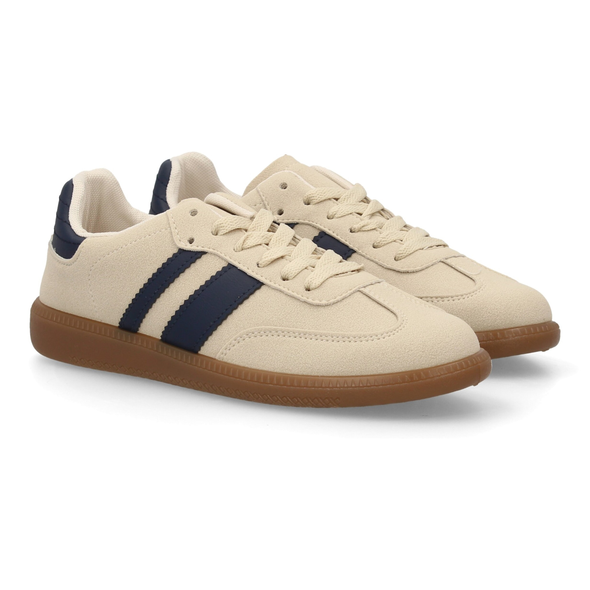 Zapatillas deportivas estilo retro casual.