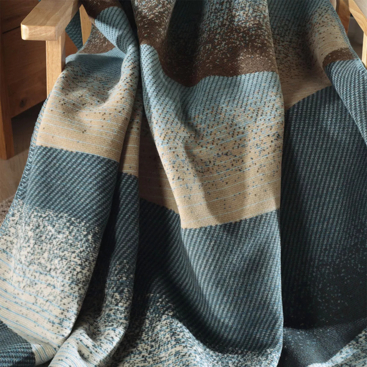 Plaid coton mélangé 415 g/m² motif jacquard bleu beige Sea waves bleu