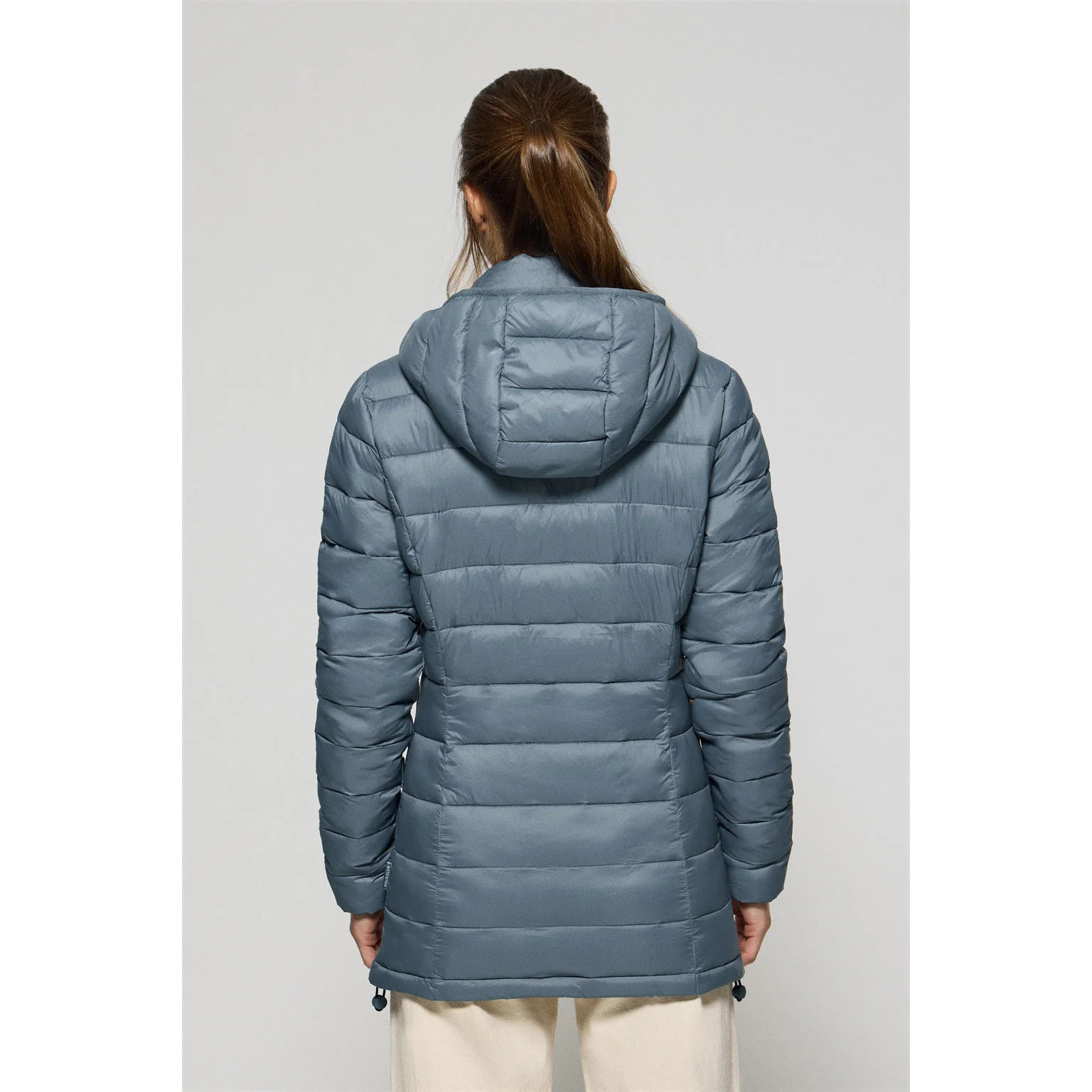 Giacca ultralight blu denim Cintia con cappuccio rimovibile e ricamo PC