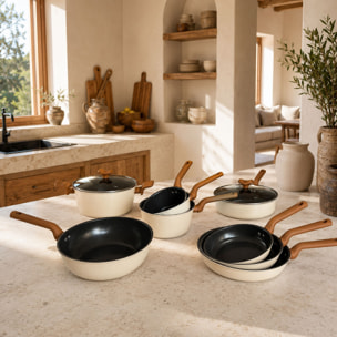 Batterie de cuisine 9 pièces en avier carbone beige  PRATICOOK
