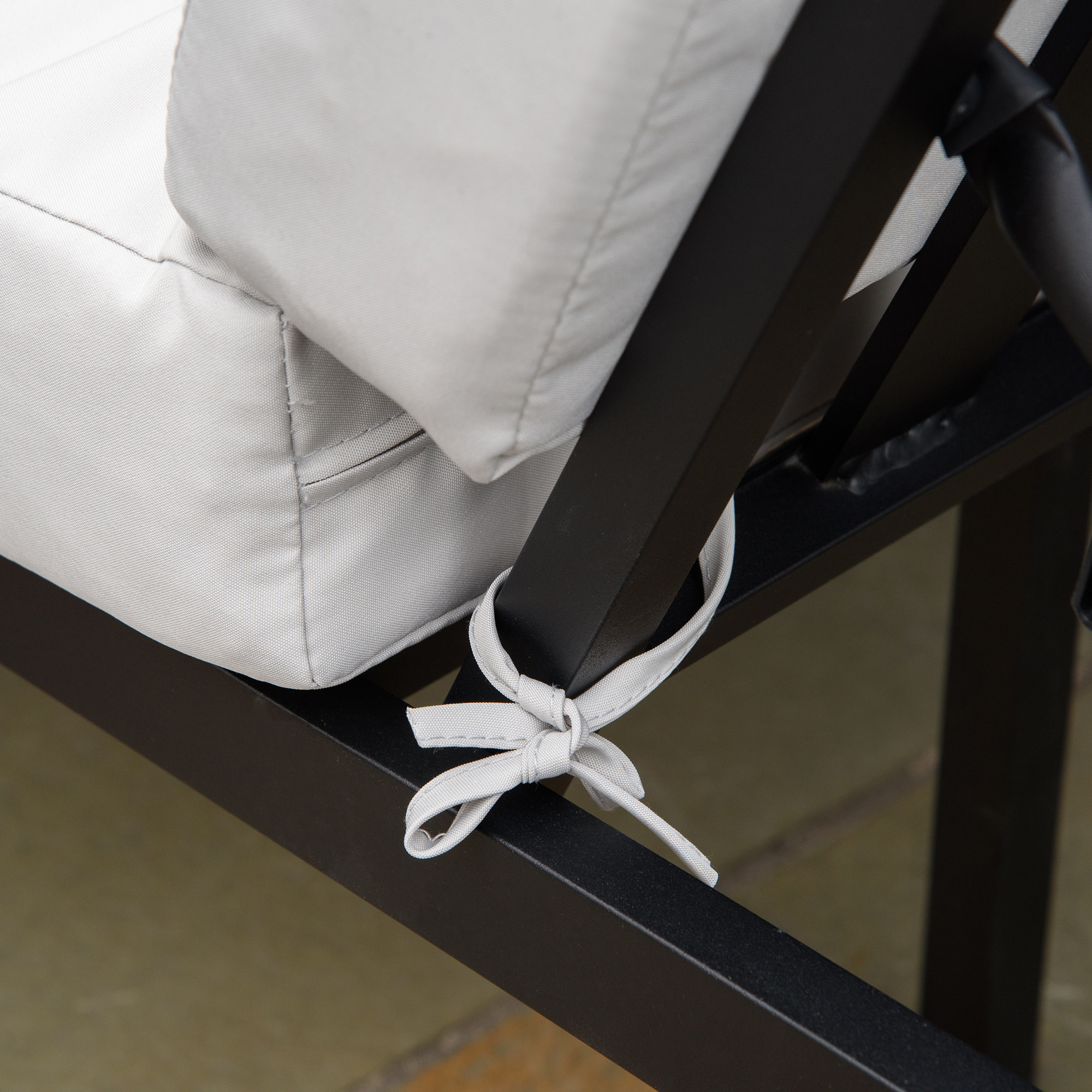 Conjunto de Muebles de Jardín 3 Piezas Mesa de Vidrio y Sofás 212x70x64 cm Negro