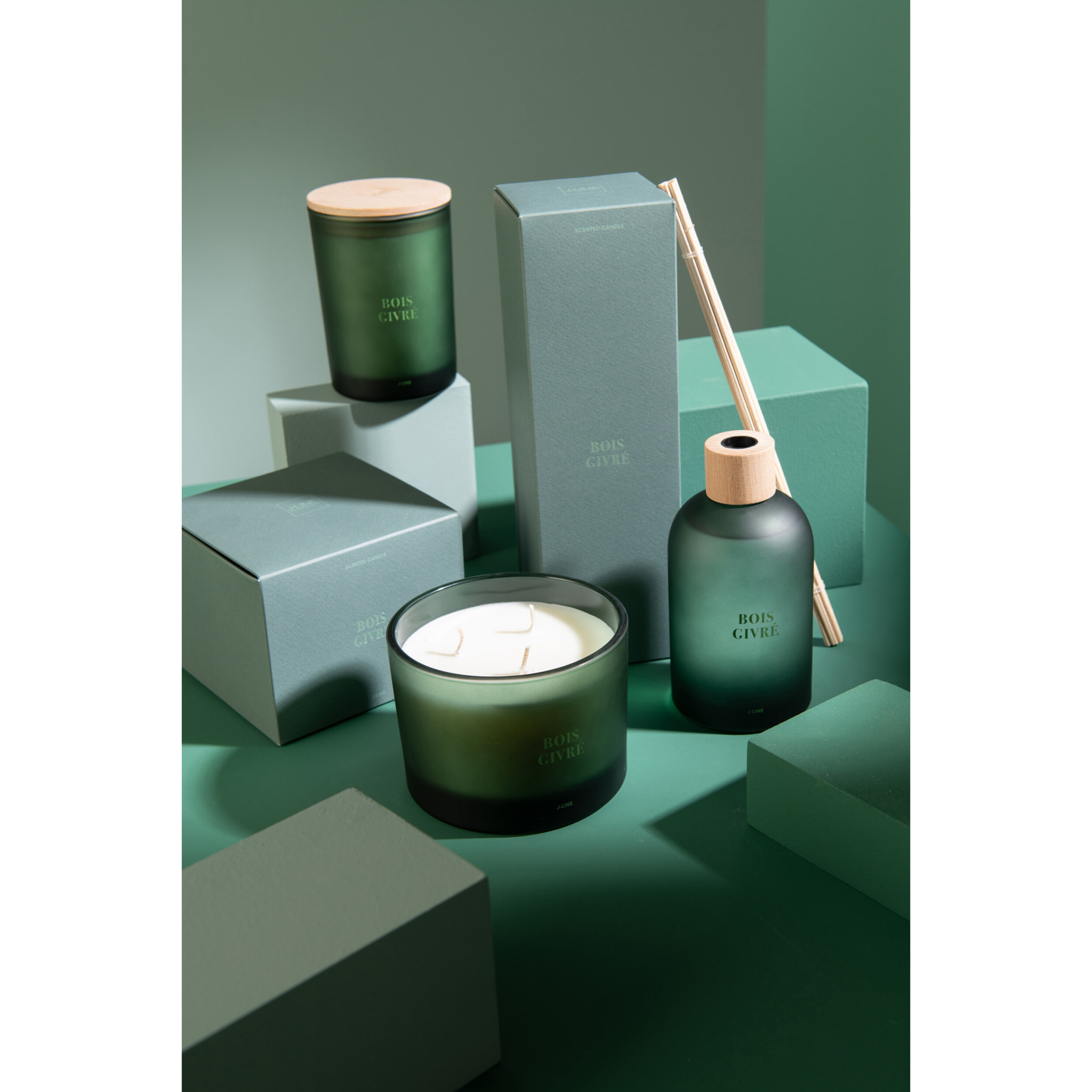 J-Line bougie parfumée Accords Essentiels - Bois Givré - vert - 28H