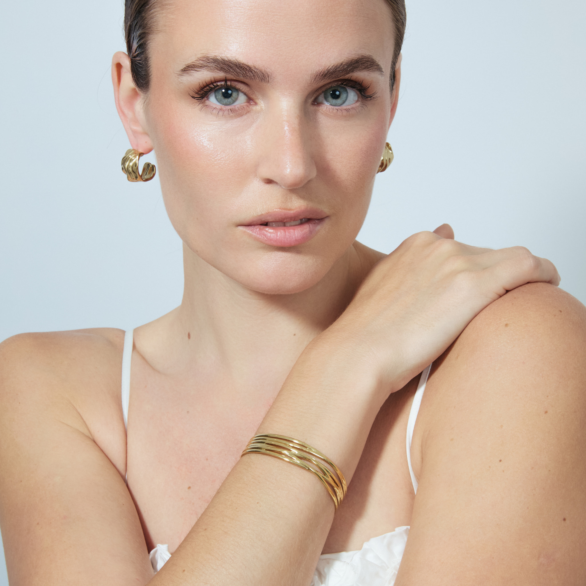 Pulsera Rithfa acabado oro amarillo 18k