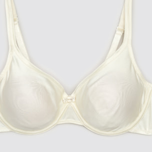 Sujetador de sujeción perfecta. Con aros, hecho en una microfibra satinada