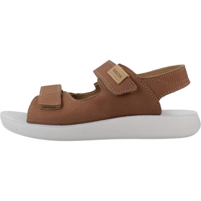 Sandalias Niño de la marca GEOX  modelo J SANDAL LIGHTFLOPPY MARRON